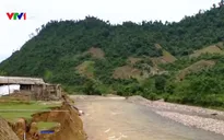 Cảnh báo sạt lở khu dân cư ven suối