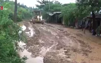 Hỗ trợ di dời khẩn cấp các hộ dân ra khỏi vùng có nguy cơ sạt lở cao
