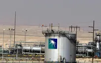 Saudi Aramco không cắt giảm sản lượng dù giá dầu xuống đáy