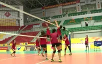 ĐT Bóng chuyền nữ Việt Nam tập thích nghi với nhà thi đấu Hà Nam