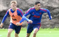 Yếu đuối, Luke Shaw và Smalling đối mặt với tương lai bất định tại Manchester United