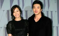 Kwon Sang Woo khoe ảnh ôm vợ tình cảm