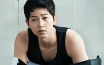 Lộ ảnh hộ chiếu "siêu ngố" của Song Joong Ki