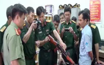 Súng, lựu đạn trên xe khách ở Quảng Nam là mô hình vũ khí quân dụng