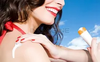 Ngăn ngừa da bị sạm nắng cách nào?