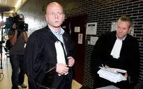 Luật sư của Salah Abdeslam dọa kiện các công tố viên Pháp