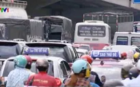 Sáng 2/9, giao thông Hà Nội tê liệt nhiều giờ