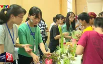 Nhộn nhịp ngày hội tái chế chai nhựa