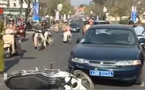Xe biển xanh gây tai nạn liên hoàn, 1 người bị thương nặng