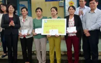 Phó Chủ tịch nước thăm nhân dân vùng lũ tỉnh Phú Yên