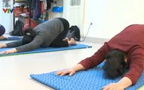 Người dùng lo ngại trước thông tin thảm tập Yoga có chất gây ung thư