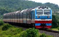 Ngành đường sắt vận chuyển miễn phí hàng cứu trợ tới miền Trung
