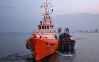 Cảnh sát biển cứu tàu cá cùng 6 ngư dân gặp nạn trên biển