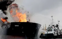 Cháy tàu chở dầu ở Vịnh Mexico