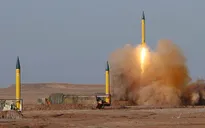 Iran phóng tên lửa đạn đạo phô trương sức mạnh