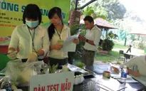 Hàng trăm gian hàng trưng bày tại Chợ phiên nông sản lần 5