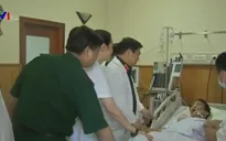 Đại tướng Ngô Xuân Lịch thăm và tặng quà Bệnh viện Trung ương Quân đội 108