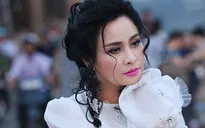 Thanh Lam khoe vẻ đẹp trẻ trung tại cầu Long Biên