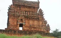 Nhiều di tích tháp Chăm bị “bỏ quên”