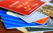 Phí thẻ ngân hàng tại Việt Nam thuộc hàng cao nhất thế giới