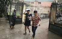 Thanh Hóa: Phụ huynh, sĩ tử đội mưa làm thủ tục dự thi THPT quốc gia