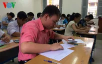 Kỳ thi THPT Quốc gia: Tranh cãi đề xuất bỏ phần tự luận môn tiếng Anh
