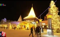 Ông già Noel Phần Lan tới Bắc Cực phát quà cho trẻ em