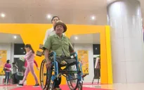 Người thương binh già với tính yêu bóng chuyền