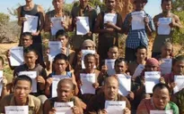 Các con tin được cướp biển Somalia thả trở về an toàn
