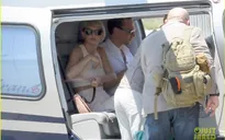 Taylor Swift và bạn trai thuê cả rạp chiếu phim riêng