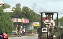 Cảnh báo nguy cơ tai nạn từ xe thô sơ chở vật liệu xây dựng