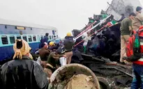 Tai nạn tàu hỏa ở Ấn Độ: Nỗ lực giải cứu các nạn nhân còn mắc kẹt