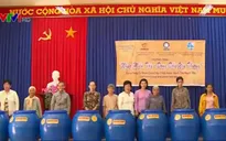 Hơn 200 bồn chứa nước sạch cho người dân nghèo Bến Tre