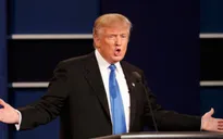 57 lần ngắt lời đối thủ, ông Trump mất điểm khi tranh luận