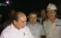Thủ tướng thăm kỹ sư, công nhân trên công trình hầm đèo Cả