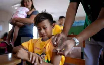 Sanofi sản xuất 500.000 liều vaccine chống sốt xuất huyết