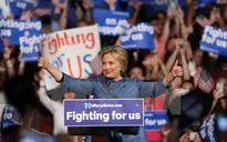 Bà Hillary Clinton nới rộng khoảng cách với ông D.Trump lên 8 điểm