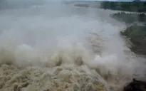 8 hồ chứa thủy điện của EVN đang điều tiết xả lũ