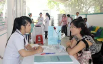 Người dân hài lòng với sự tư vấn tiêm chủng tại Viện Pasteur TP.HCM