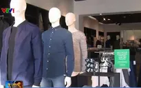 Các nhà thời trang bán lẻ tại Mỹ bận rộn mùa tựu trường