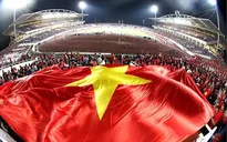 Niềm tự hào lá cờ Tổ quốc trên sân cỏ