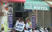 Cho du khách nước ngoài thuê xe máy - Nhiều hệ lụy