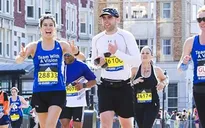 Ứng dụng giúp VĐV khiếm thị tham gia marathon cự ly dài qua sa mạc