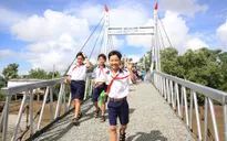 Bạc Liêu nhận bàn giao cầu thép dây văng qua kênh Điền Cô Ba