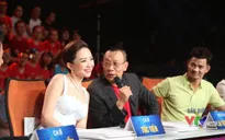 NB Lại Văn Sâm bối rối khi lần đầu tiên cầm tay Tóc Tiên