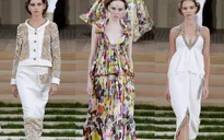 Chanel trình làng thiết kế dạ tiệc Xuân - Hè 2016