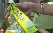 Giật mình với chiêu “phù phép” bánh kẹo nhập khẩu hết hạn