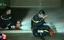 Mưa lớn ở TP.HCM: Đường phố ngập, đường dây nóng cũng "lụt" theo