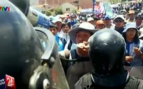 Biểu tình tại Peru: Giáo viên tấn công cảnh sát