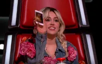 The Voice Mỹ: Miley Cyrus khoe ảnh lợn cưng với Blake Shelton